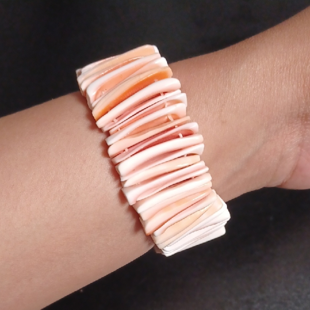 #905 Shell Strips Stretch Bracelet